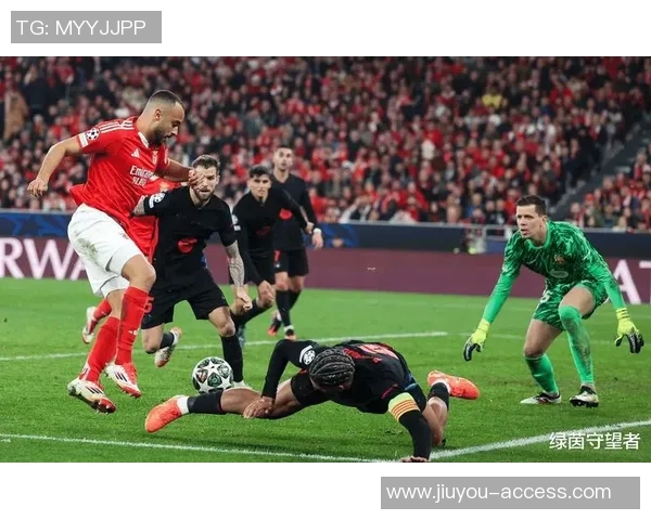 巴萨与本菲卡友谊赛战成平局球迷热议精彩瞬间与惨败反思