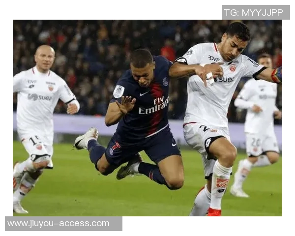 欧冠激战阿森纳与本菲卡互交白卷神扑瞬间成比赛焦点战术分析详解