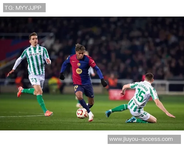 西甲激战：里昂与曼联鏖战90分钟最终战平零比零