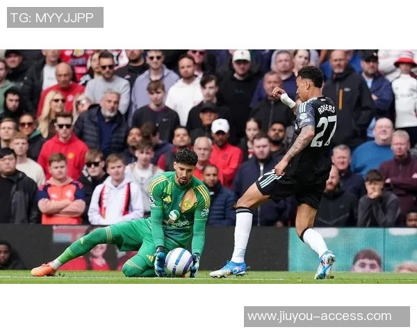 足总杯曼联大胜那不勒斯六球狂潮帽子戏法引发争议判罚热议