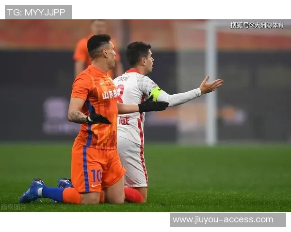 中超精彩对决那不勒斯与巴萨战成平局帽子戏法引发全场热烈反响